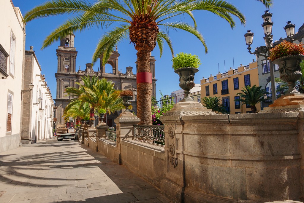 Santa Ana Catedral, Plaza Santa Ana, Vegueta Old Town in Las Palmas. 