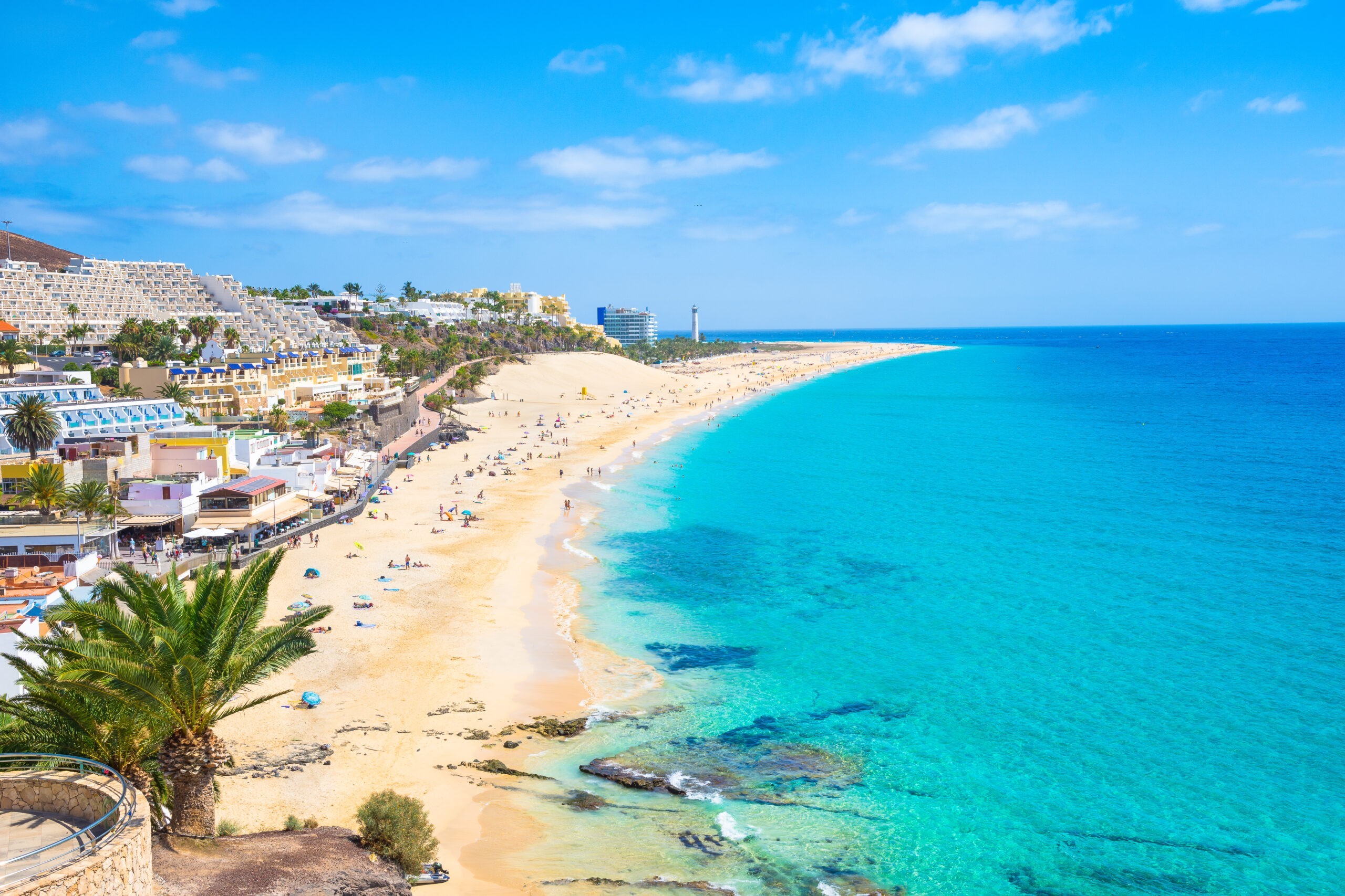 Piękny widok na plażę Morro Jable (Playa Morro Jable) - Fuerteventura, Wyspy Kanaryjskie - Hiszpania