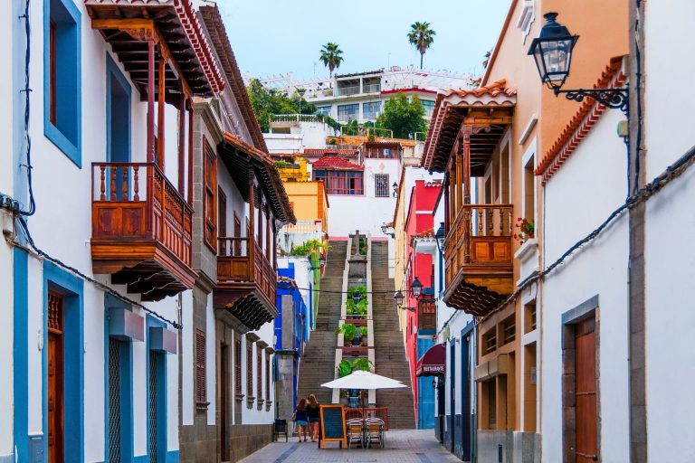 Kanaryjskie języki i dialekty – czym różni się hiszpański na El Hierro, La Palma i Gran Canarii?