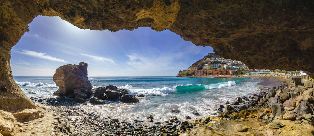 natural rock grotto on the beach on Playa del Cura, near playa Amadores ,Puerto Rico town, Gran Canaria, Canary Islands. Spain	

