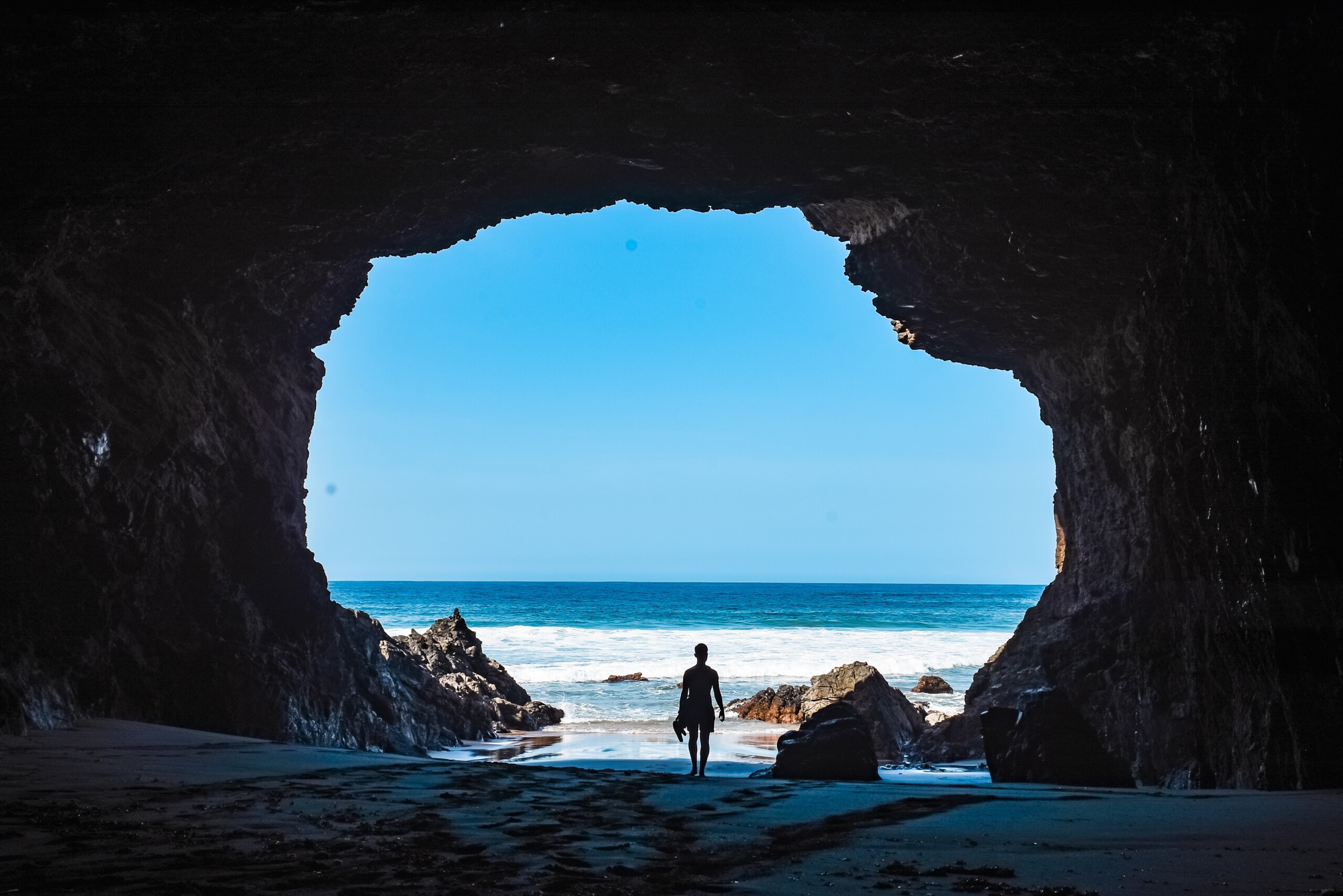 Jaskinie morskie na plaży La Solapa na Fuerteventurze, licencja: shutterstock/By sofgi