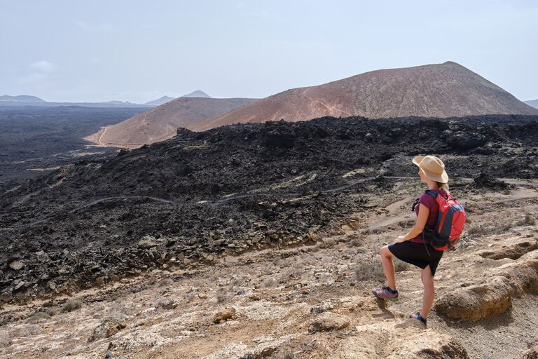 Trekking na Lanzarote: Przewodnik po malowniczych pieszych trasach